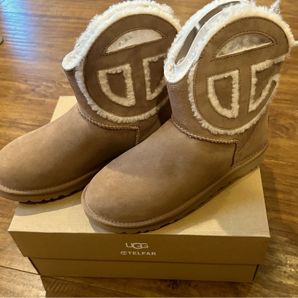 NEW UGG x TELFAR Logo Mini - Chestnut